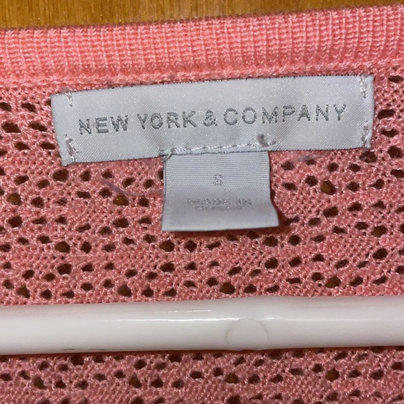 Pink top - Picture 3 of 4